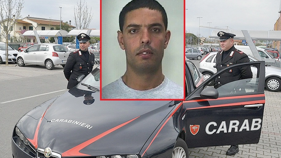 I carabinieri e, nel riquadro, Mohamed Ourdane alias il "castoro"