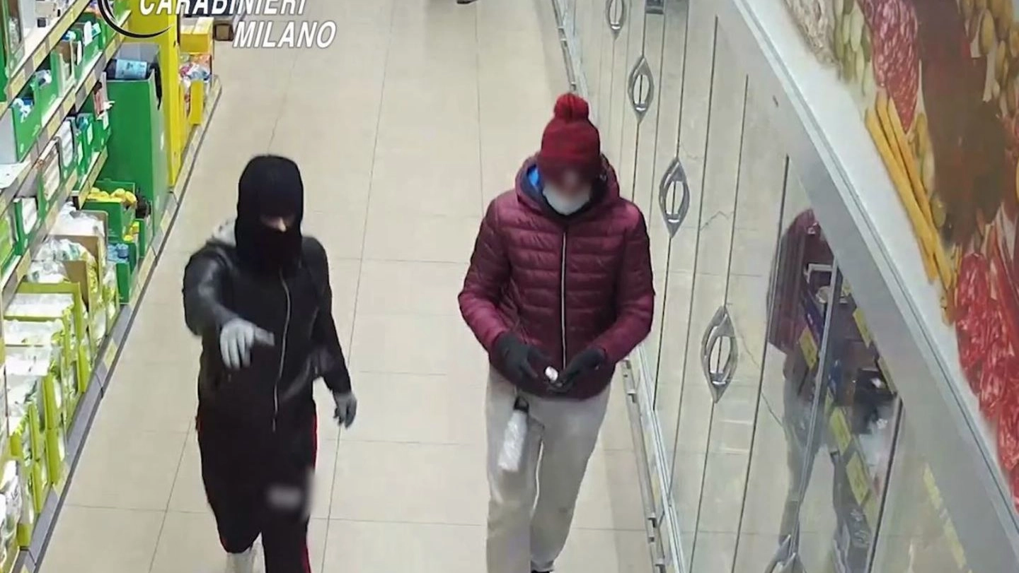 Indagine dei carabinieri su 14 rapine in mezza Lombardia Indagine dei carabinieri su 14 rapine in mezza Lombardia