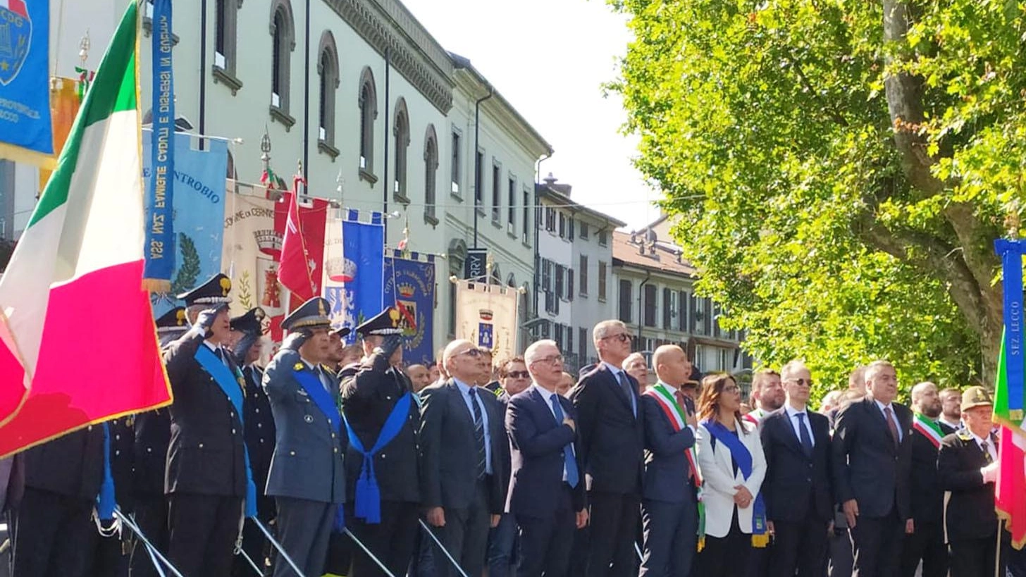 Festa della Repubblica  Ecco nuovo stemma  e gonfalone di Bellano