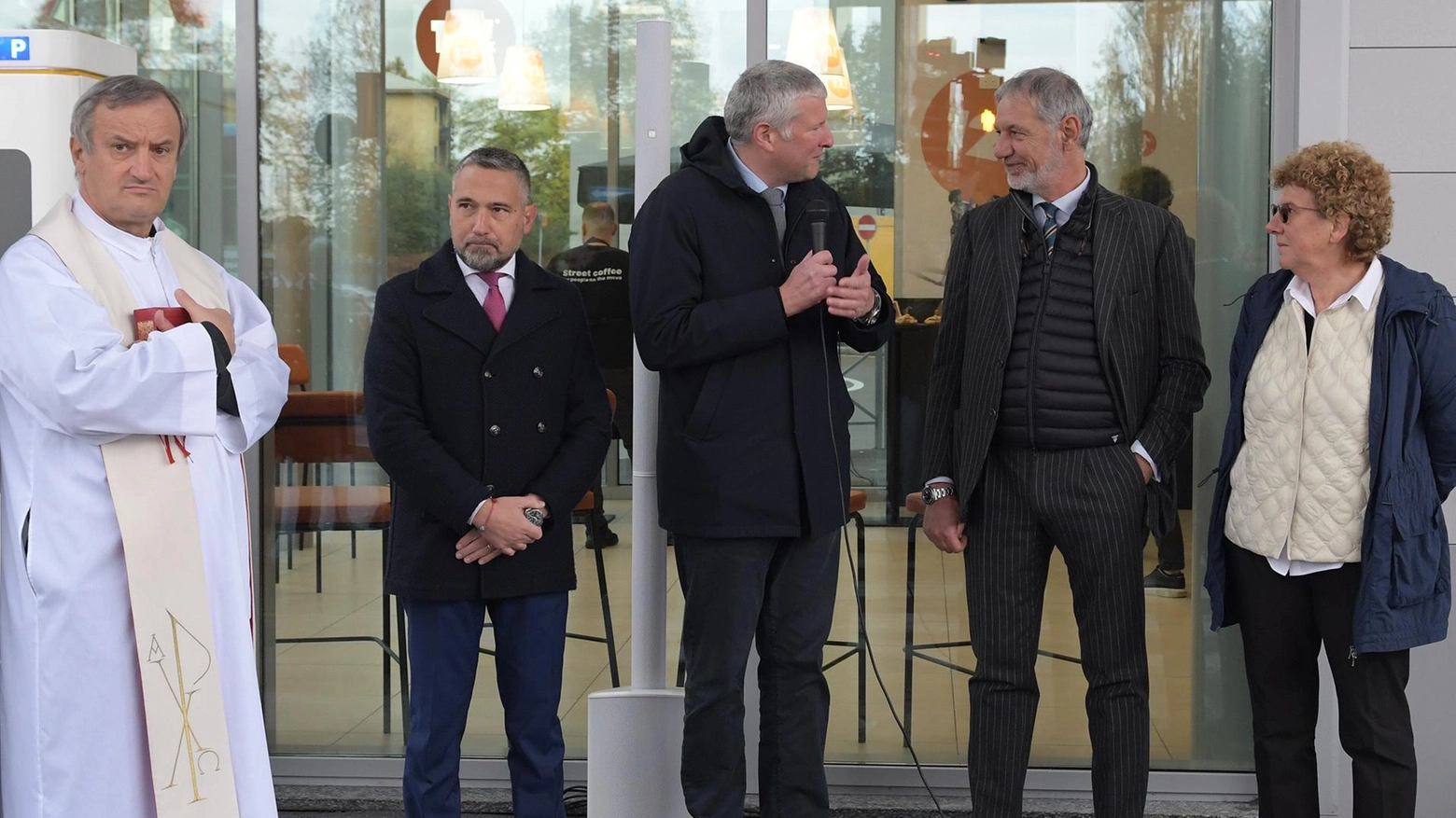 L’aereo precipitato sul palazzo. Nuova autostazione a San Donato L’aereo precipitato sul palazzo. Nuova autostazione a San Donato
