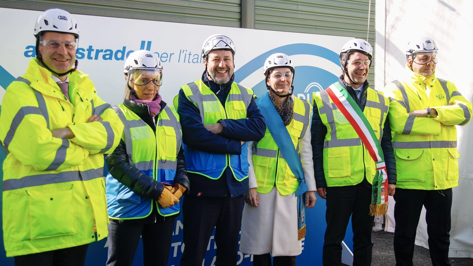 Un sopralluogo del ministro Matteo Salvini al cantiere