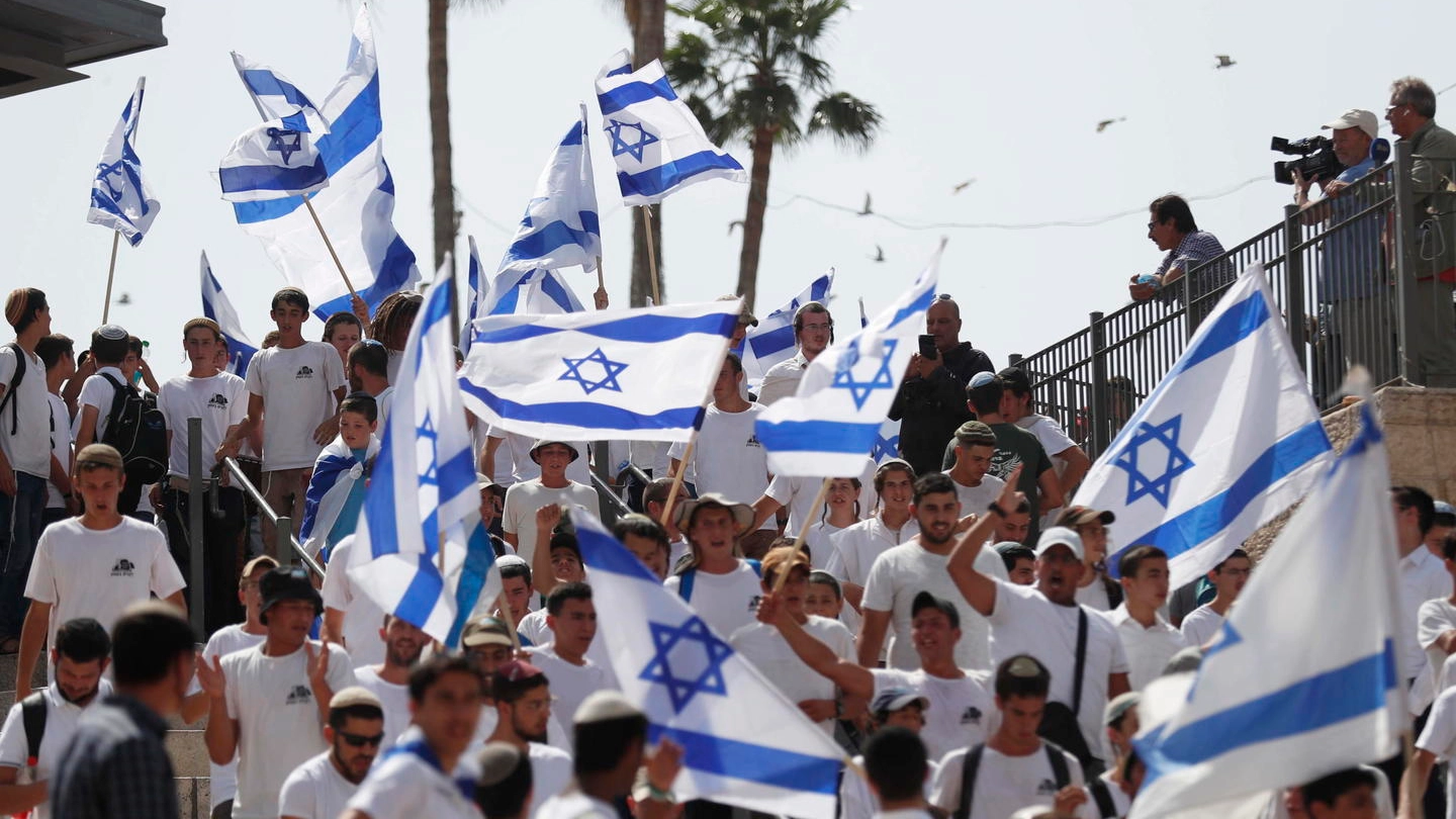 La 'Marcia delle bandiere' a Gerusalemme