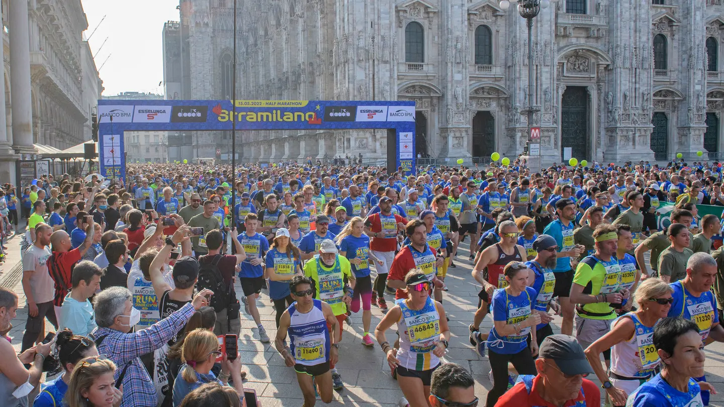 La partenza della Stramilano da piazza Duomo