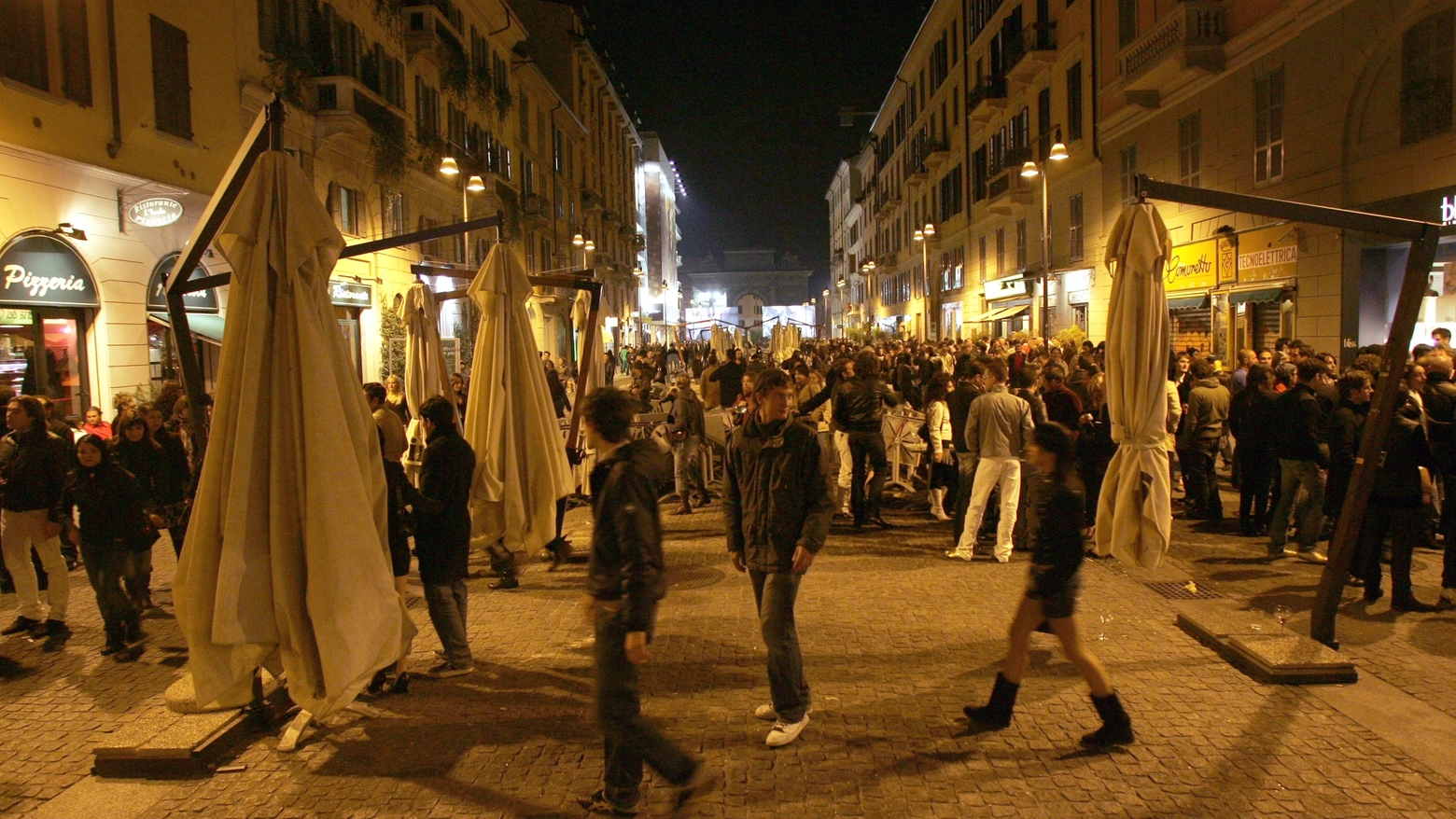 Movida in corso Como a Milano