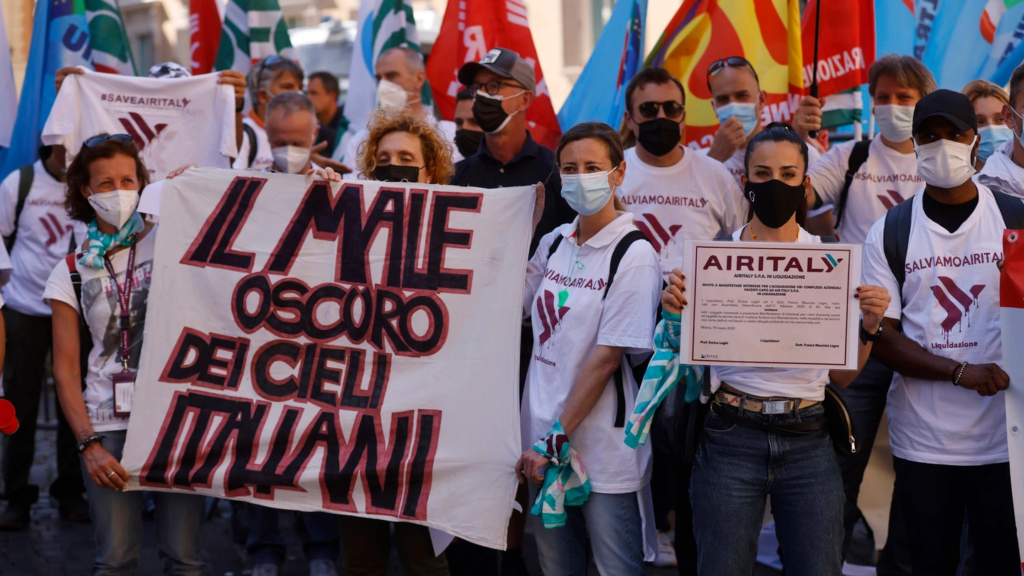 La protesta dei lavoratori Air Italy La protesta dei lavoratori Air Italy