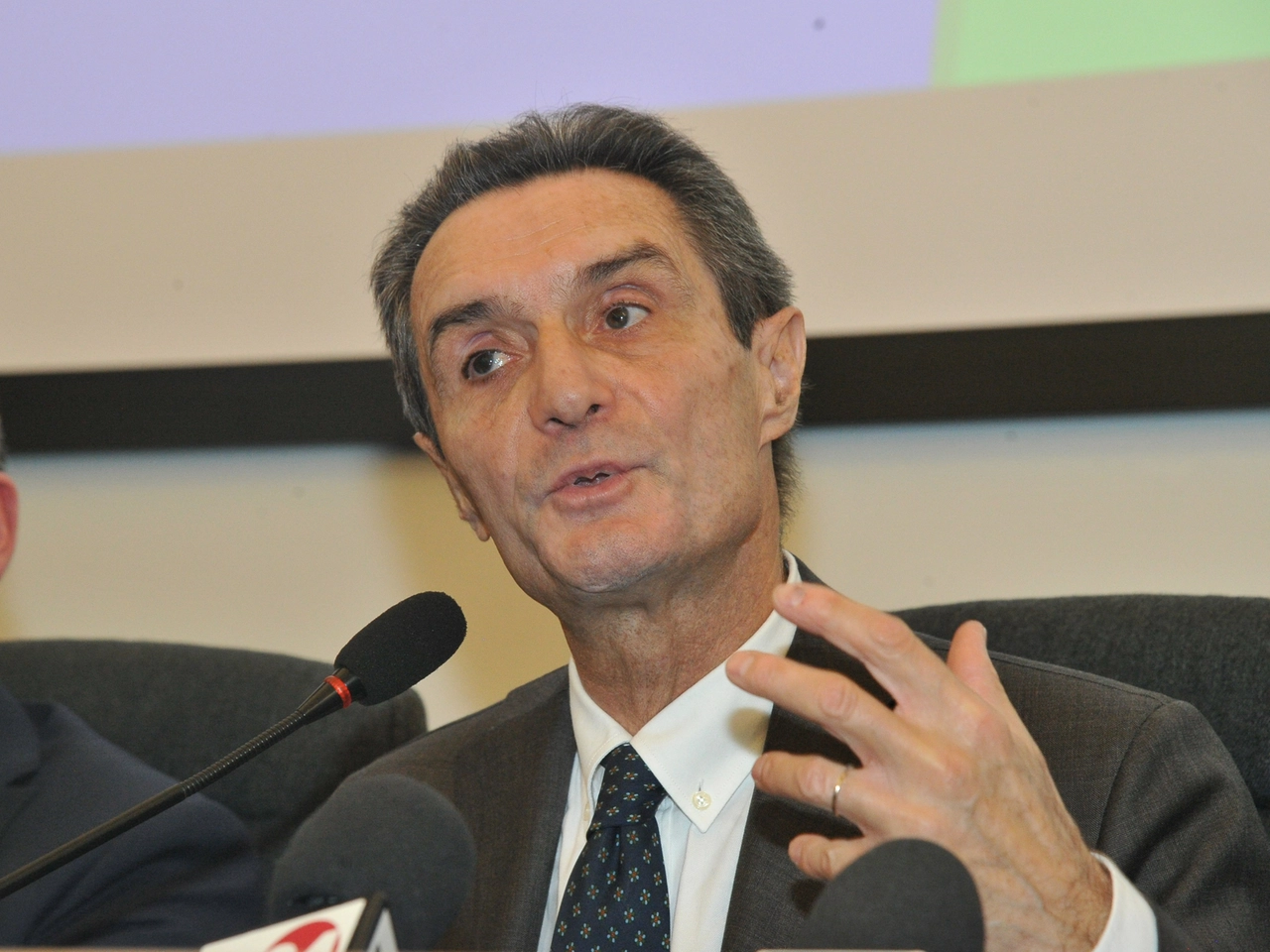 immagine di sfondo 2