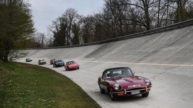 Il festival delle auto d’epoca  sfila nel Tempio della velocità