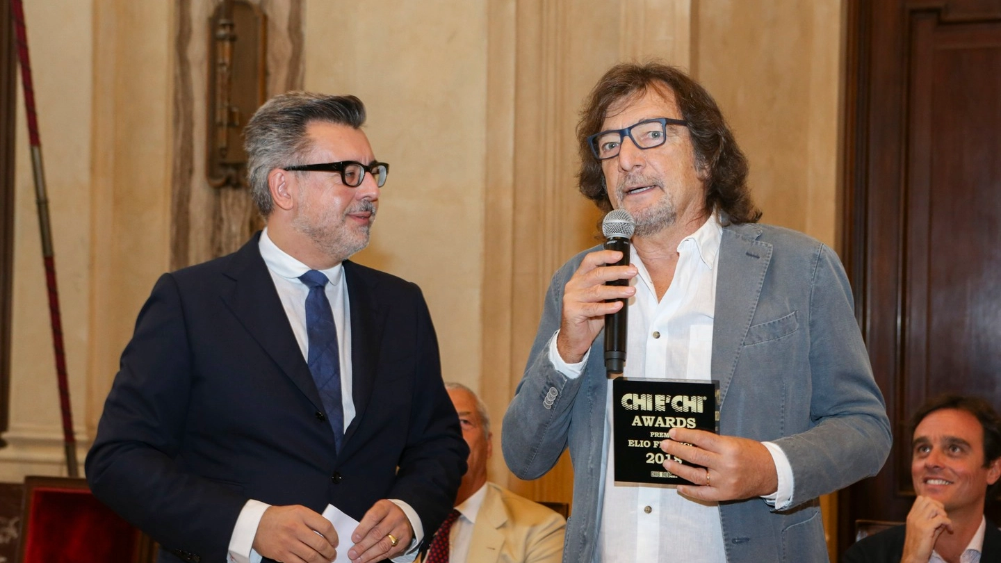 Il premio a Claudio Cecchetto (Newpress)