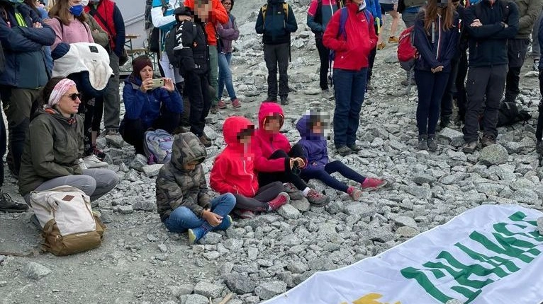 Un centinaio di persone sul ghiacciaio dell’Adamello per l’iniziativa