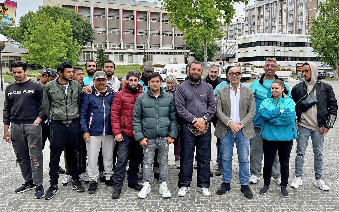 "Salario e sicurezza" Rider in corteo: sciopero