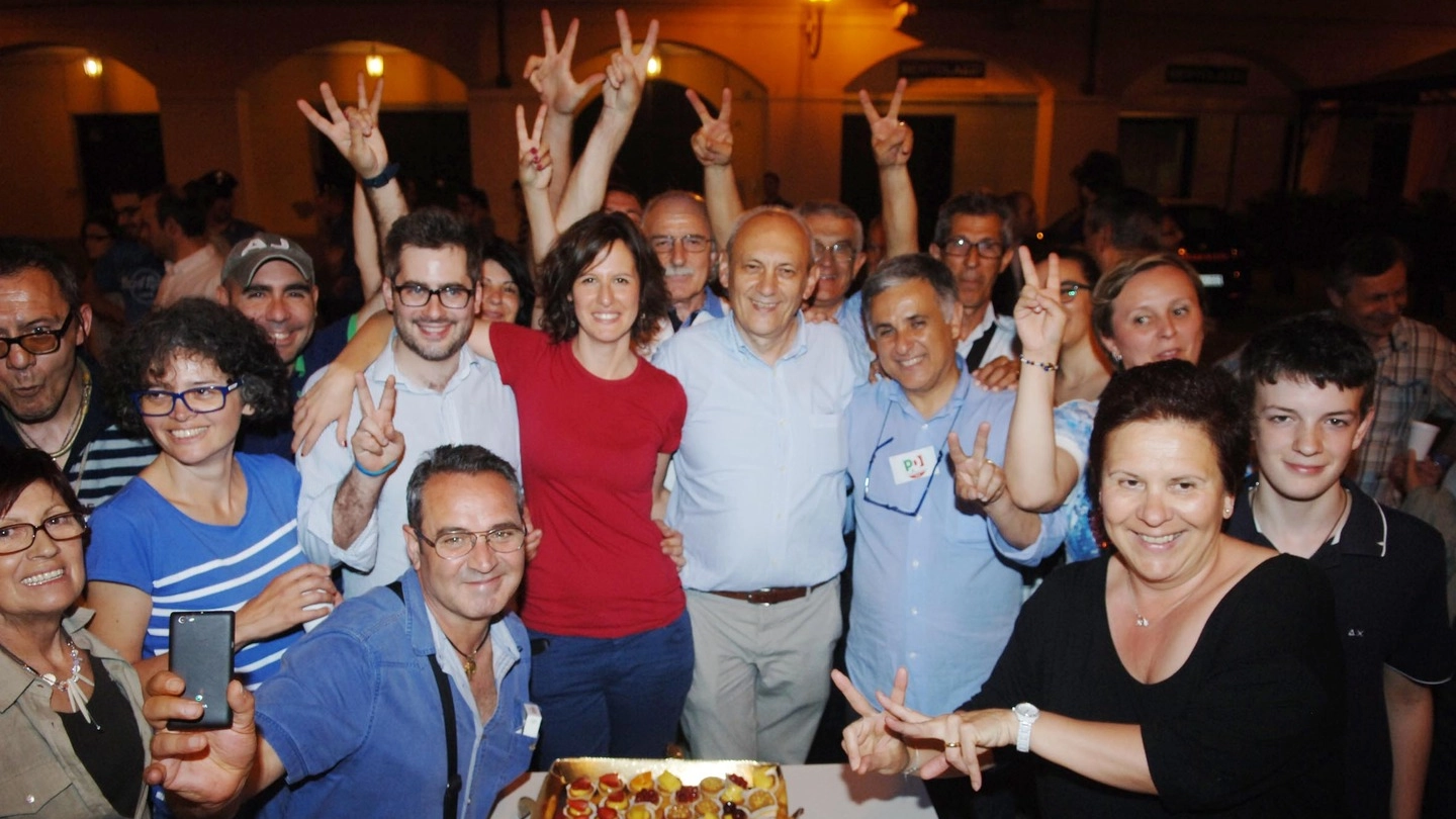 Antonio Bruschi festeggia ai tempi felici dell'elezione