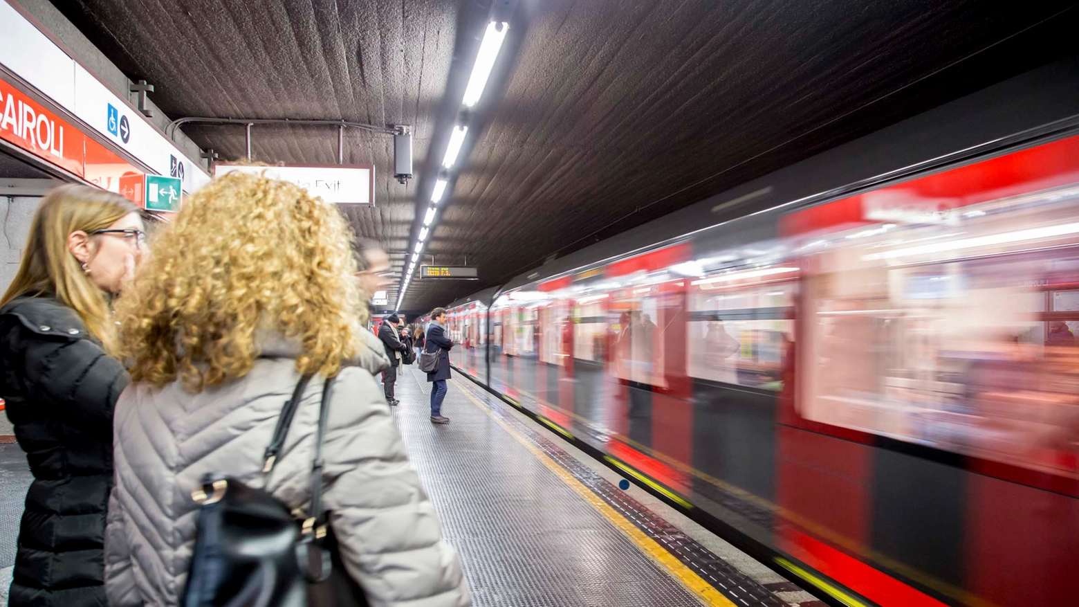 Metropolitana linea rossa a Milano (foto d'archivio)