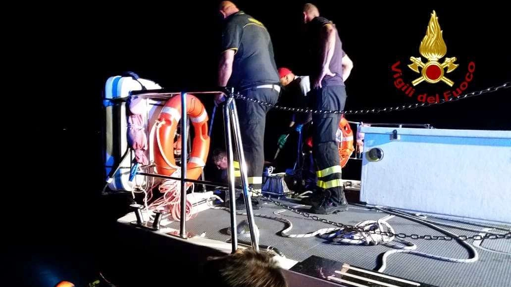 Le ricerche dei vigili del fuoco Le ricerche dei vigili del fuoco