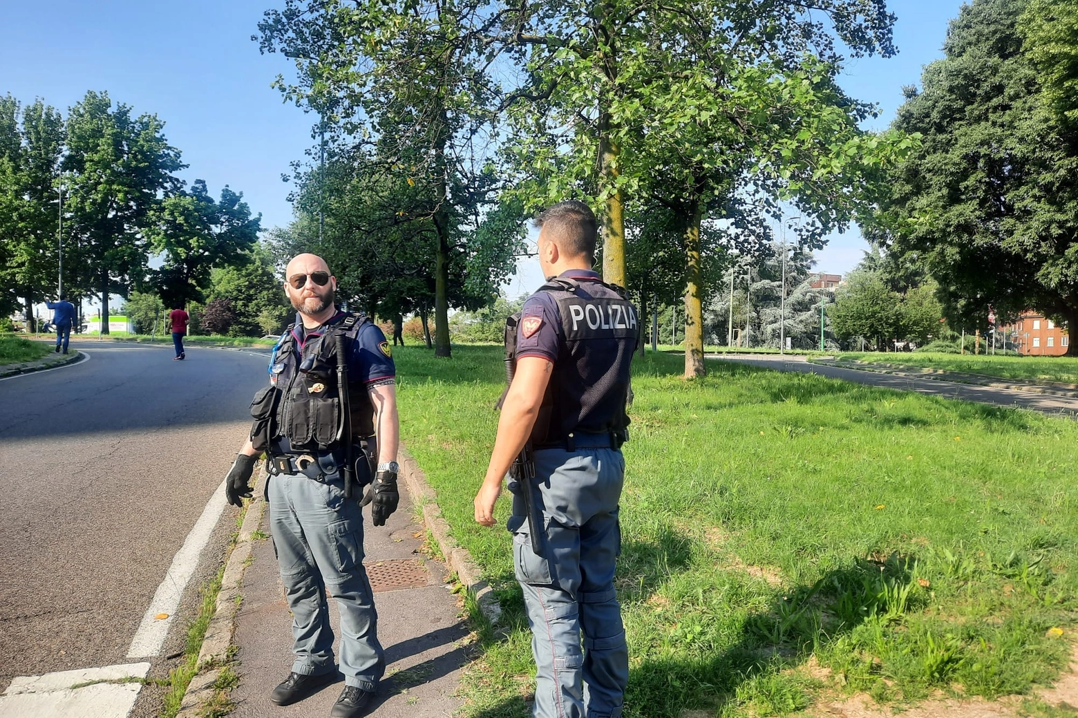 Polizia di Stato nel corso dei controlli anti-abusivi