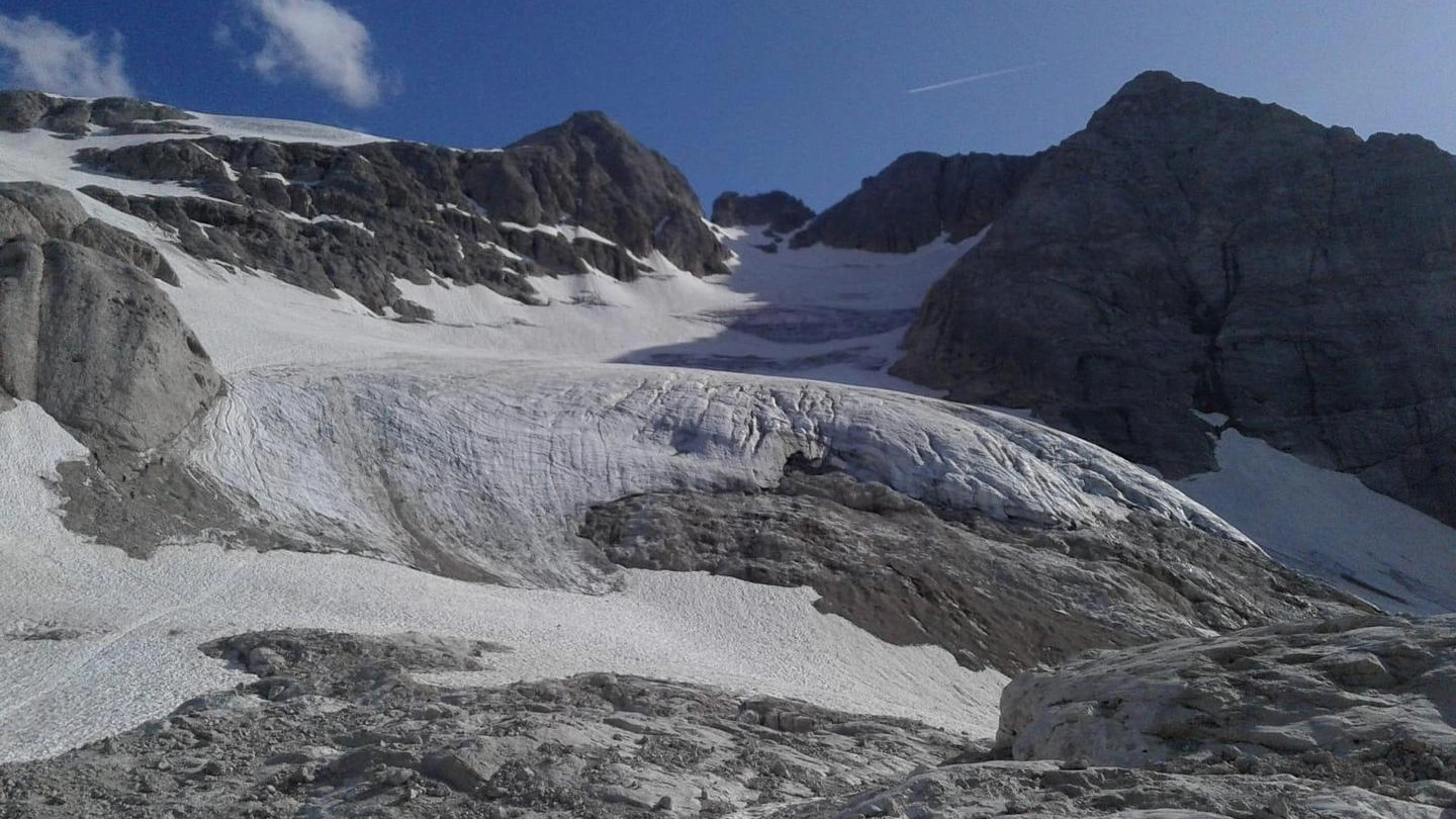 Il ghiacciaio della Marmolada (foto Ansa)