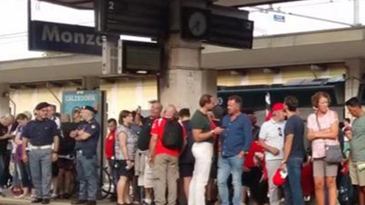 All’Autodromo di Monza in treno e navetta: come fare
All’Autodromo di Monza in treno e navetta: come fare