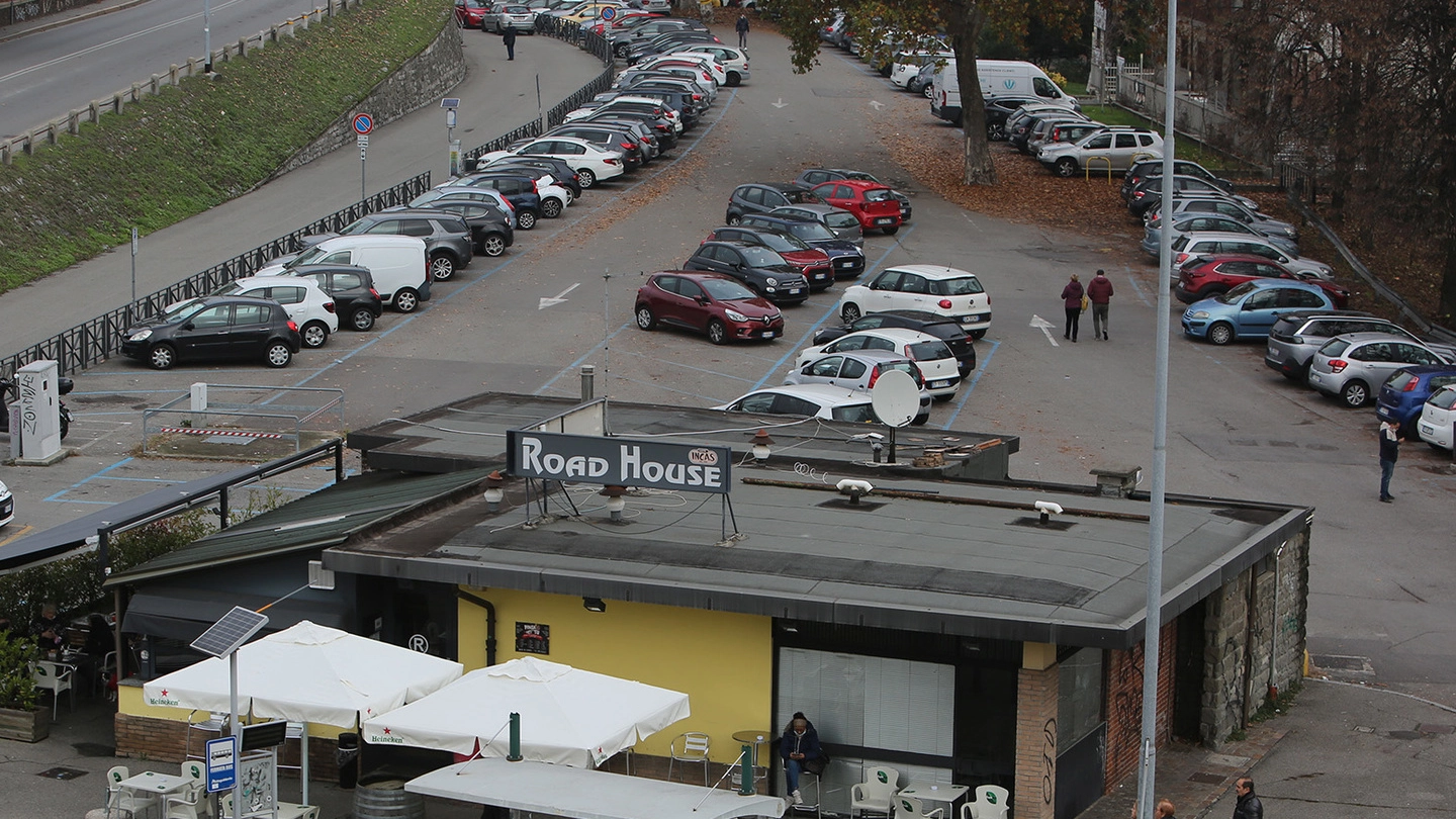 Il parcheggio in piazza Castello