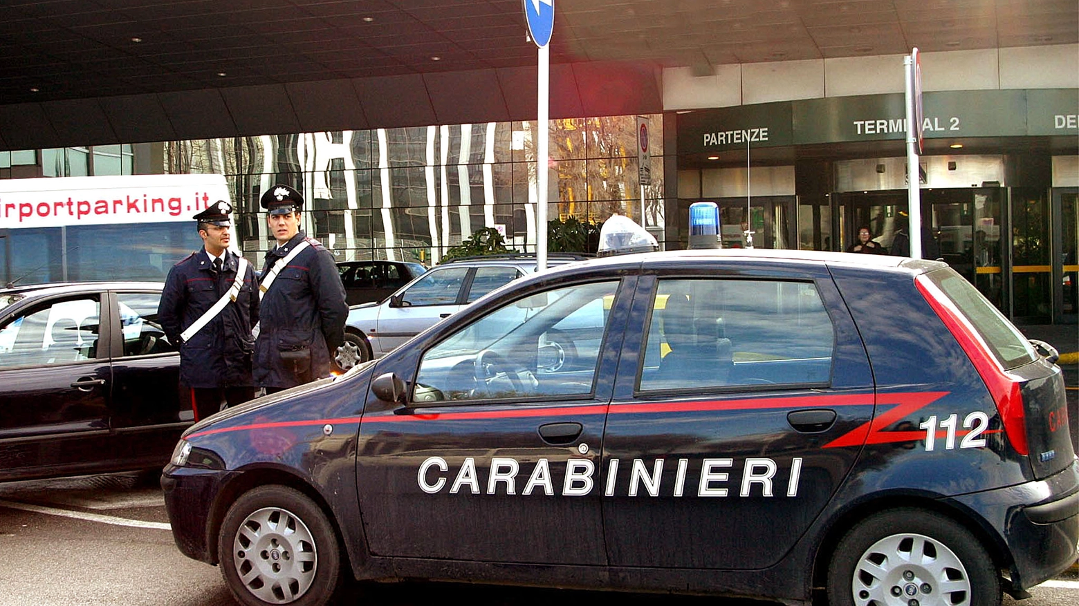 Controlli dei carabinieri a Malpensa