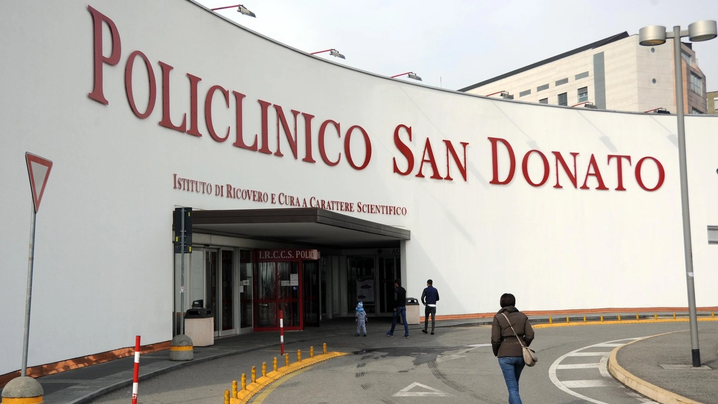 L'ingresso dell'ospedale Policlinico San Donato