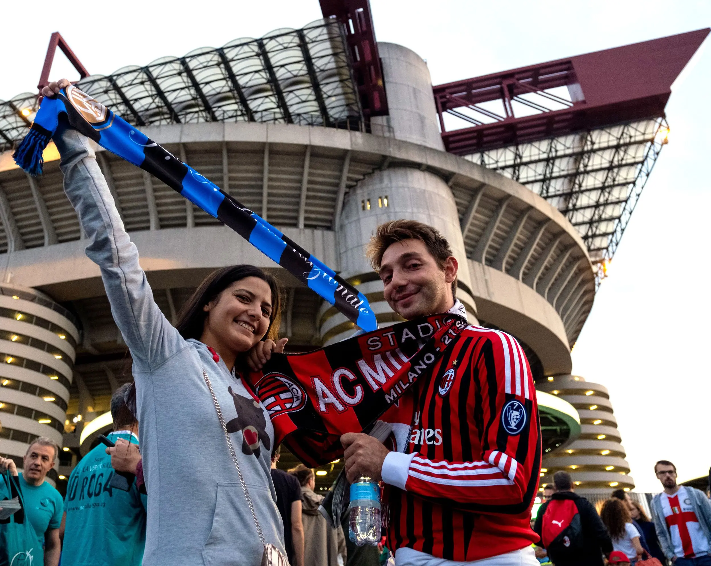 Derby, gli ultrà di Milan e Inter insieme ai City Angels