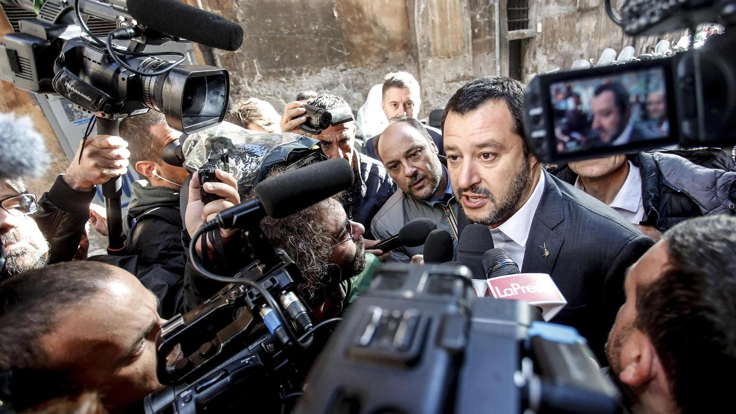 Il segretario federale della Lega Matteo Salvini (Ansa)