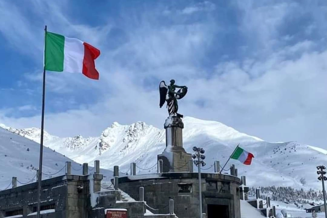 Prima neve nel Bresciano: passo del Tonale imbiancato