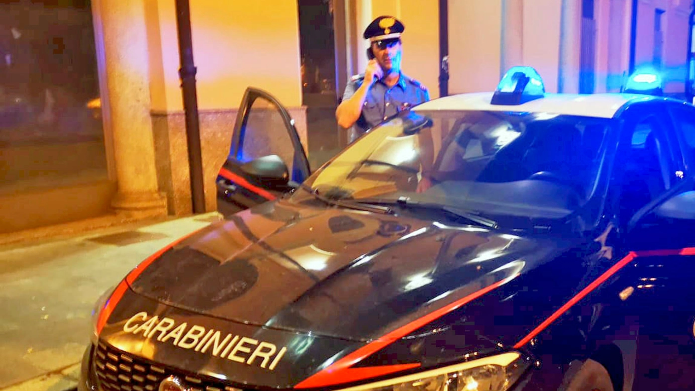 Diverse pattuglie dei carabinieri hanno passato al setaccio gli hotel dei disperati Diverse pattuglie dei carabinieri hanno passato al setaccio gli hotel dei disperati