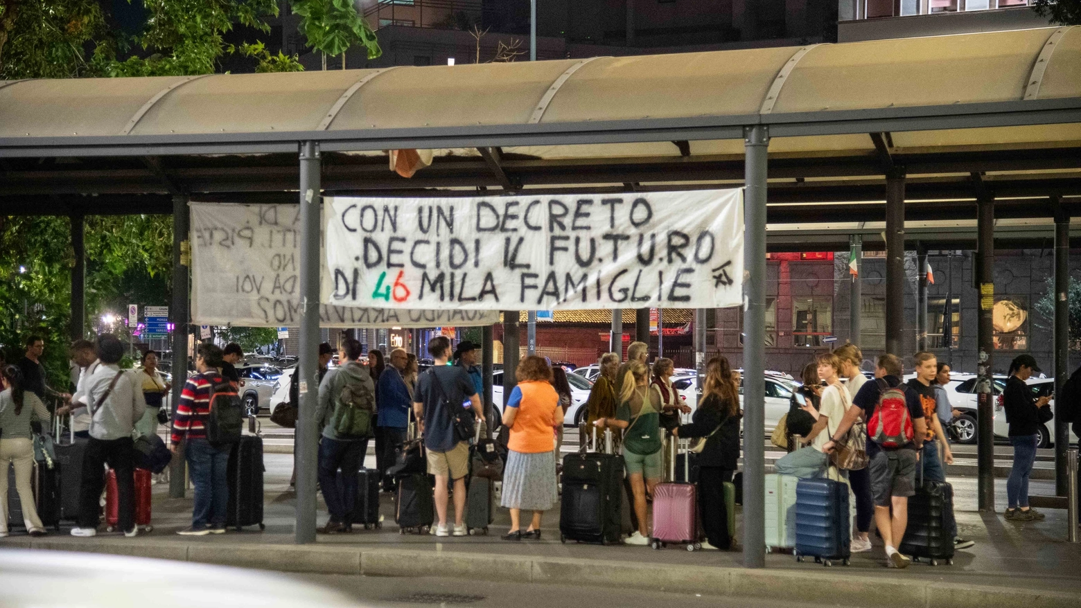 Blocco Taxi in piazza Duca Di Aosta, protesta del 28 settembre 2023 Blocco Taxi in piazza Duca Di Aosta, protesta del 28 settembre 2023