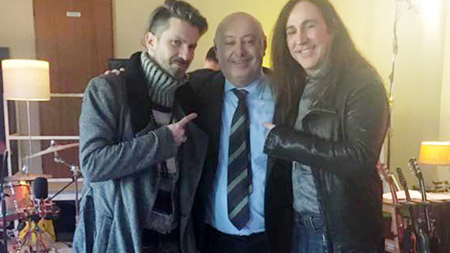 Alessandro Pelizzari con Rodrigo D’Erasmo e Manuel Agnelli