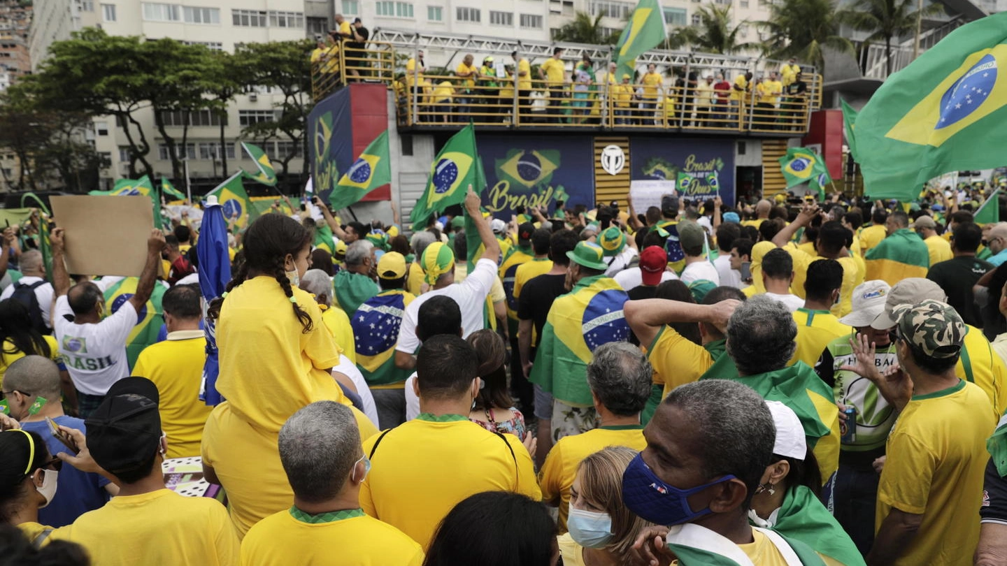 Rio de Janeiro, i sostenitori di Bolsonaro (Ansa)