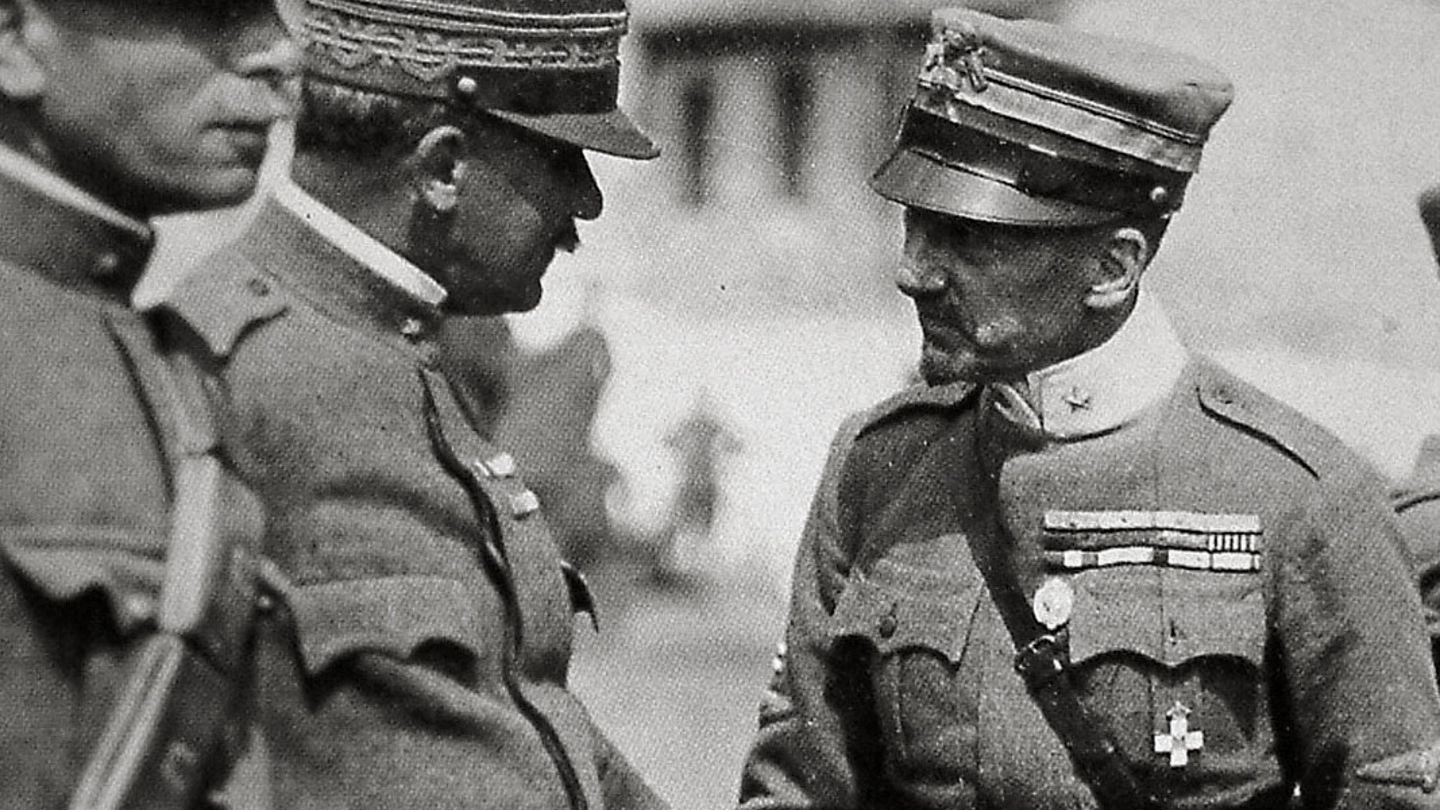 Autore del gesto è Martino Zanetti, collezionista e proprietario del marchio caffè Hausbrandt. Si tratta di materiale che rappresenta una testimonianza importantissima della vita privata dello scrittore