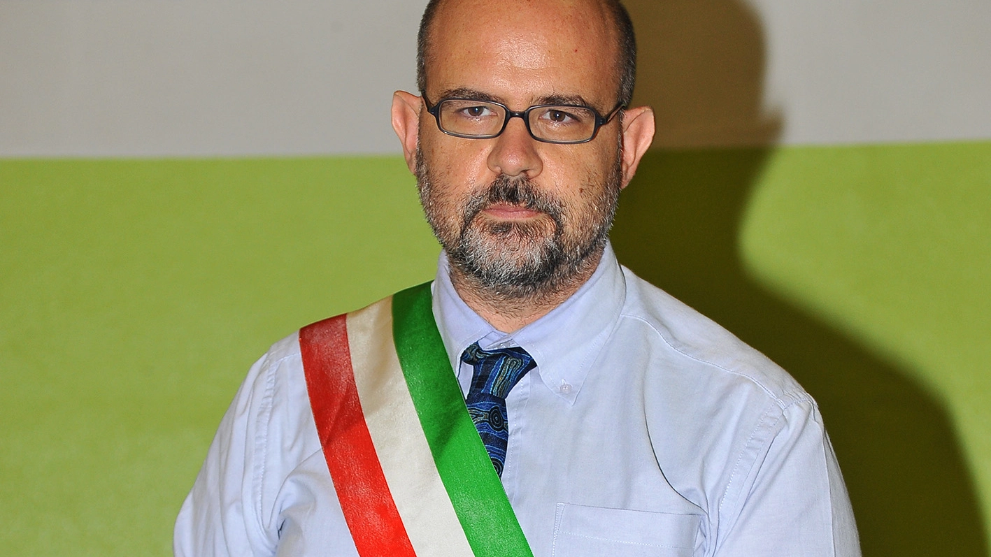 Il sindaco di Rescaldina, Michele Cattaneo