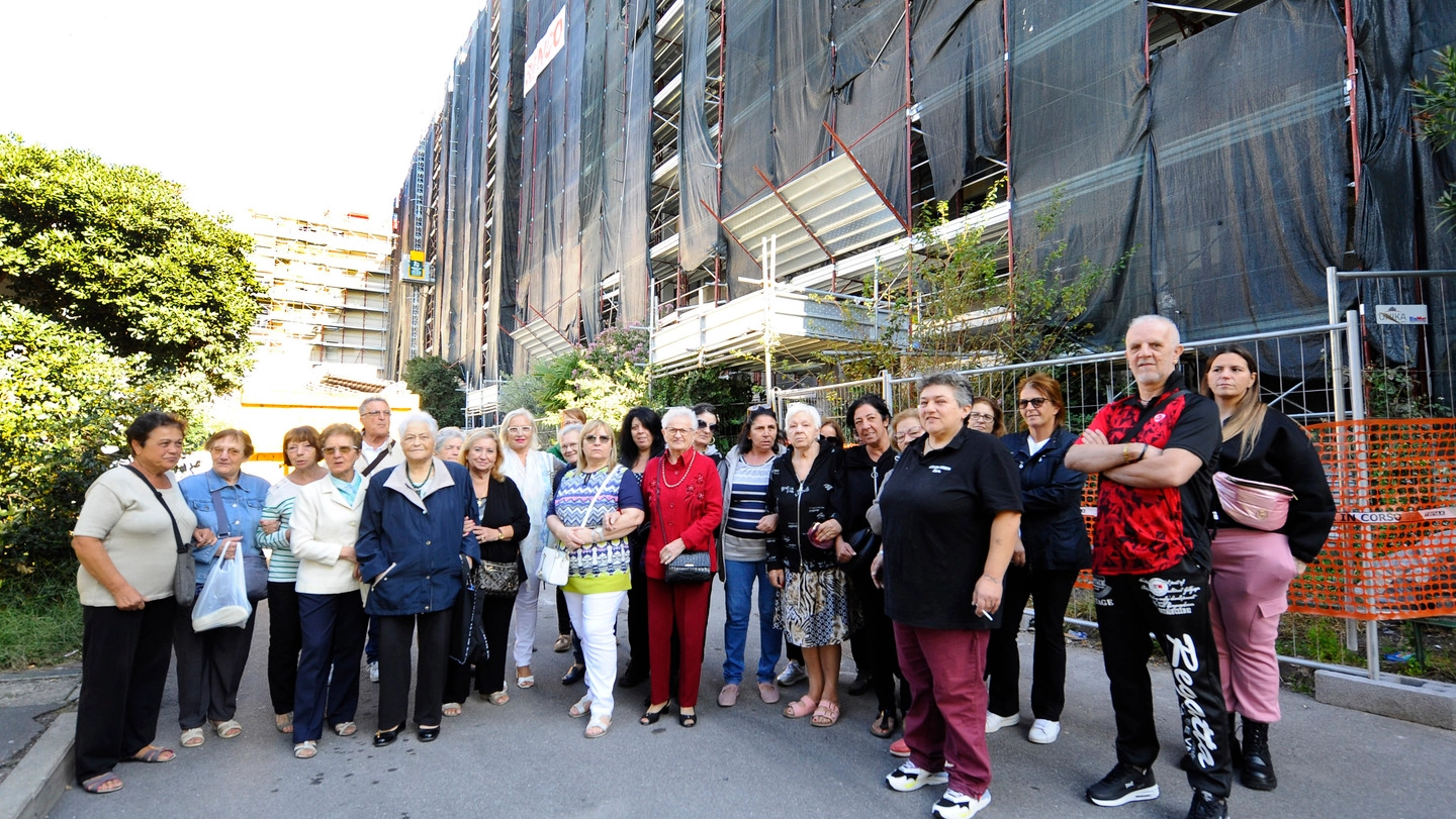 La protesta dei residenti del quartiere Tessera a Cesano Boscone La protesta dei residenti del quartiere Tessera a Cesano Boscone