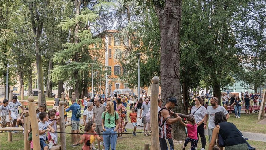 

Da Seregno: fortino degli spacciatori a giardino per bambini e famiglie