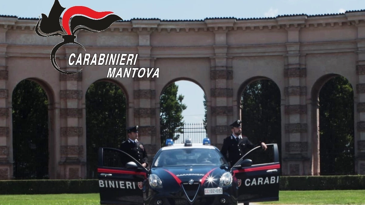 Dopo essere stato interrogato l'uomo è stato sottoposto alla misura cautelare dell'allontanamento dalla casa familiare e il divieto di avvicinamento