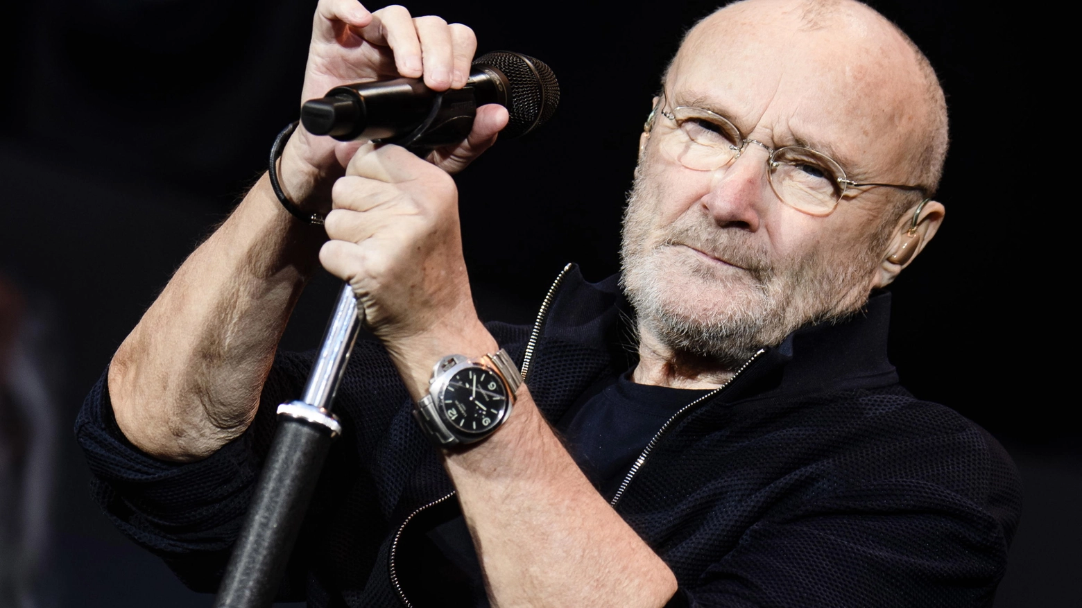  Phil Collins in un concerto risalente al 2019