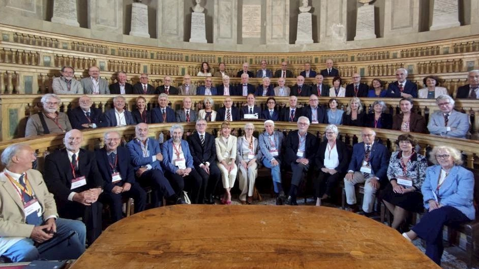 Diventarono medici nel 1972 Festeggiata la “laurea d’oro“ Diventarono medici nel 1972 Festeggiata la “laurea d’oro“