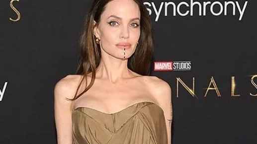 Angelina Jolie indossa uno chin cuff (Foto Instagram Nina berenato)