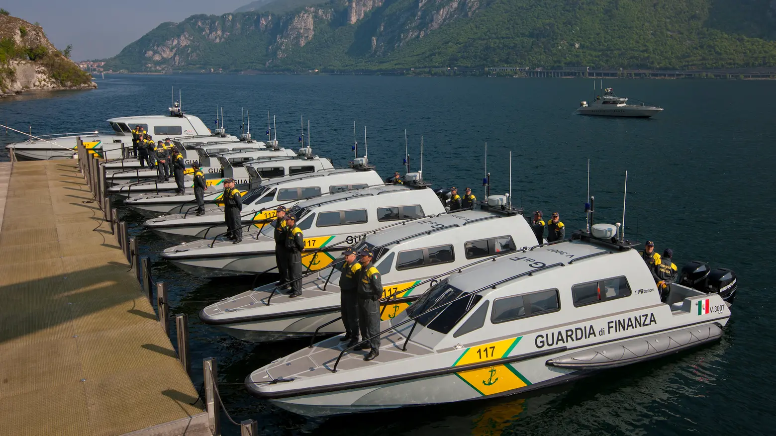 Le vedette del reparto operativo aeronavale della Guardia di finanza di Como