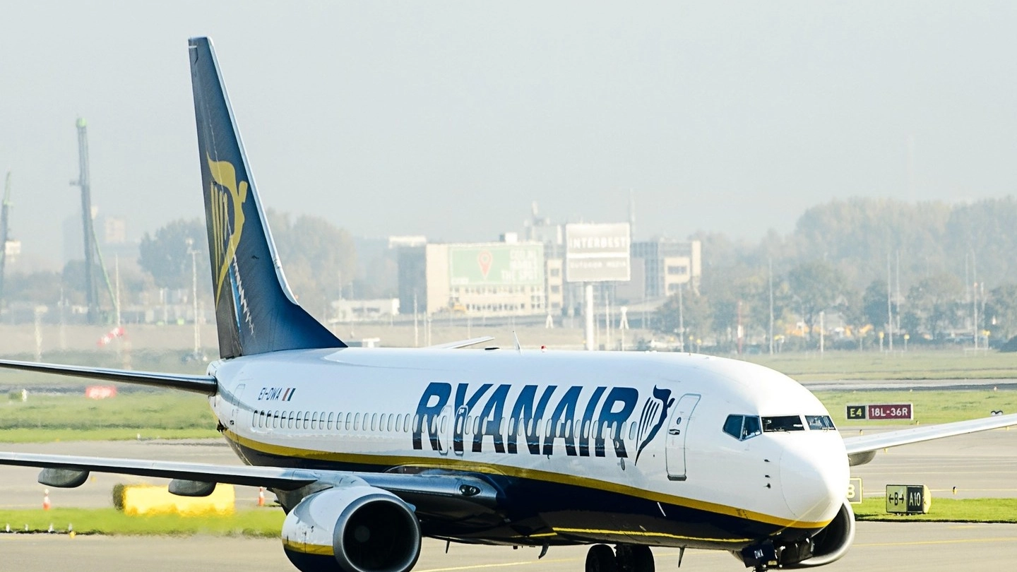 Un aereo Ryanair (Afp)