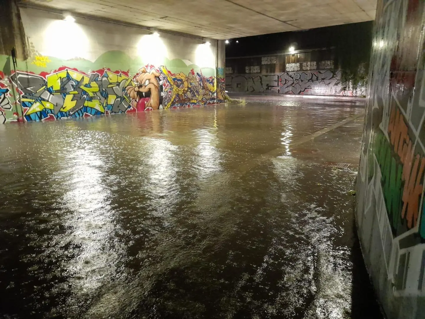 Maltempo a Milano, forte temporale in serata: allagamenti e disagi