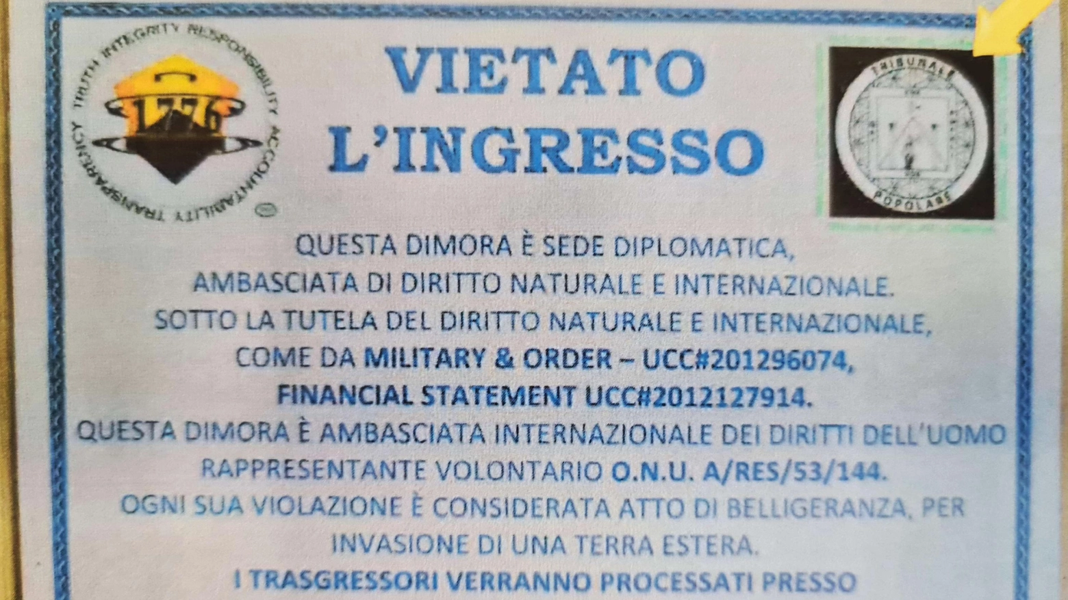 “Guardie popolari“ nei guai Divise e tribunale inventati Tre indagati dopo il blitz “Guardie popolari“ nei guai Divise e tribunale inventati Tre indagati dopo il blitz