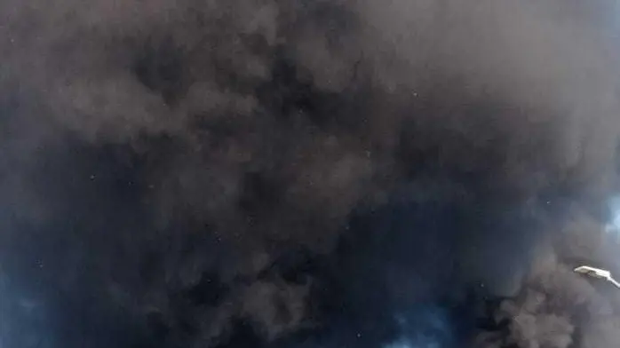 Incendio alla Ilga I dati sull’aria non ci sono Incendio alla Ilga I dati sull’aria non ci sono
