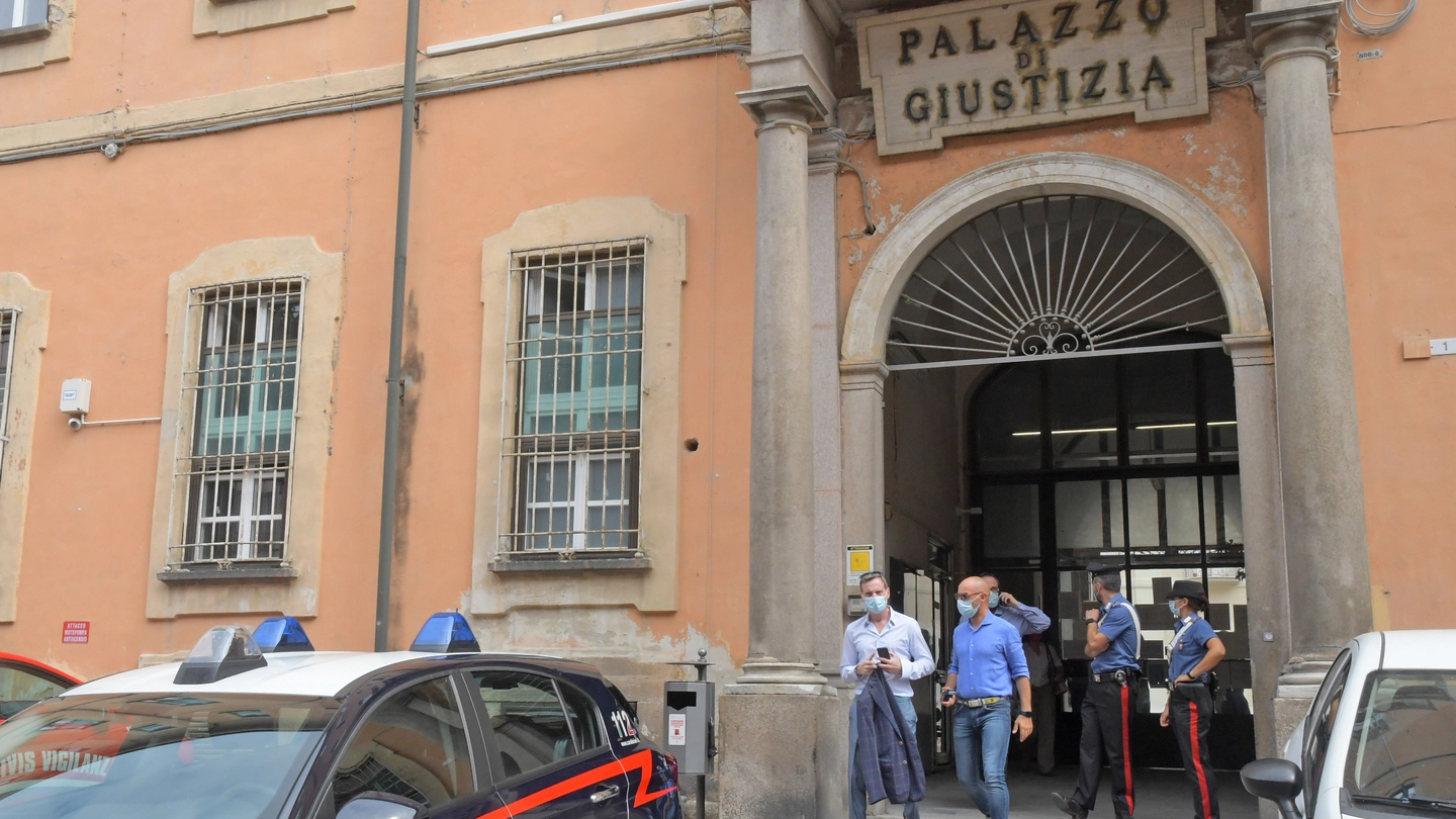 L’ingresso del tribunale di Pavia dove è stata emessa la sentenza di condanna