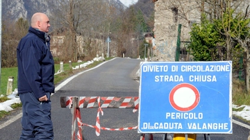Morterone, abitanti isolati per neve: strada chiusa da giorni. La protesta: “Noi, cittadini di serie B”