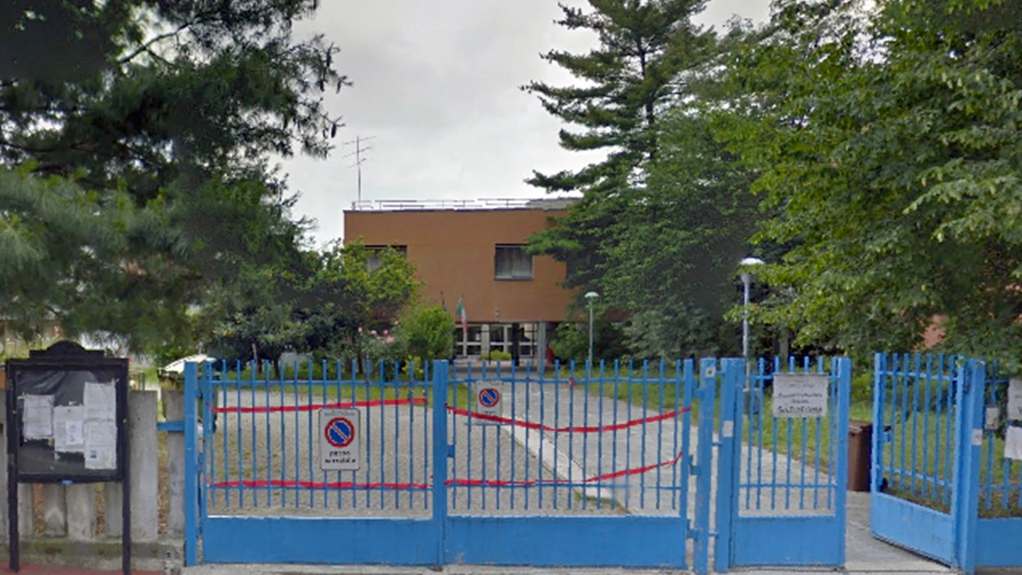La scuola Sardegna: alcuni studenti sono stati spostati alla Anna Frank