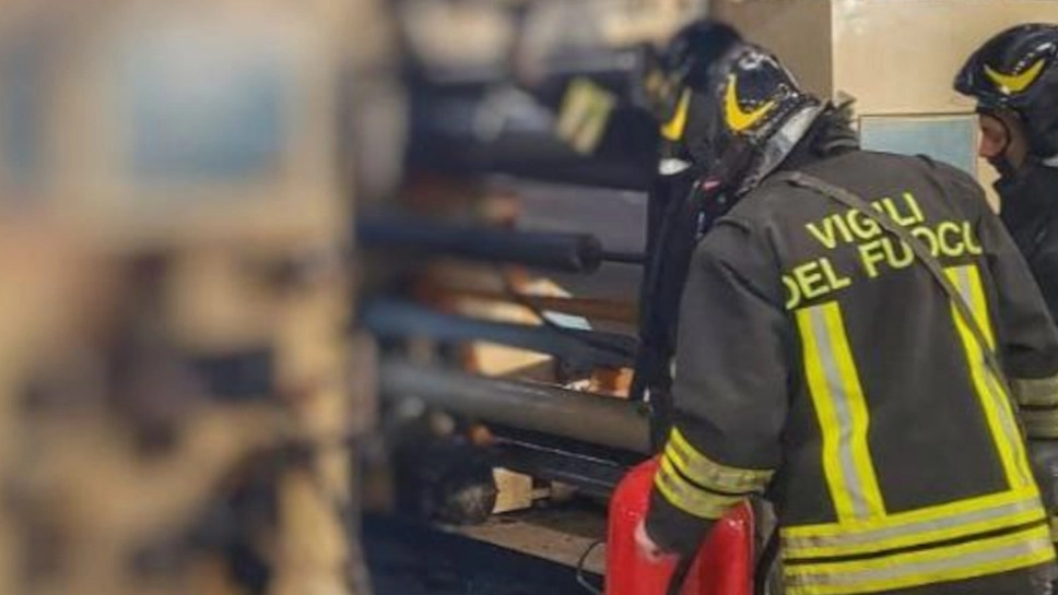 I vigili del fuoco nella cartiera I vigili del fuoco nella cartiera