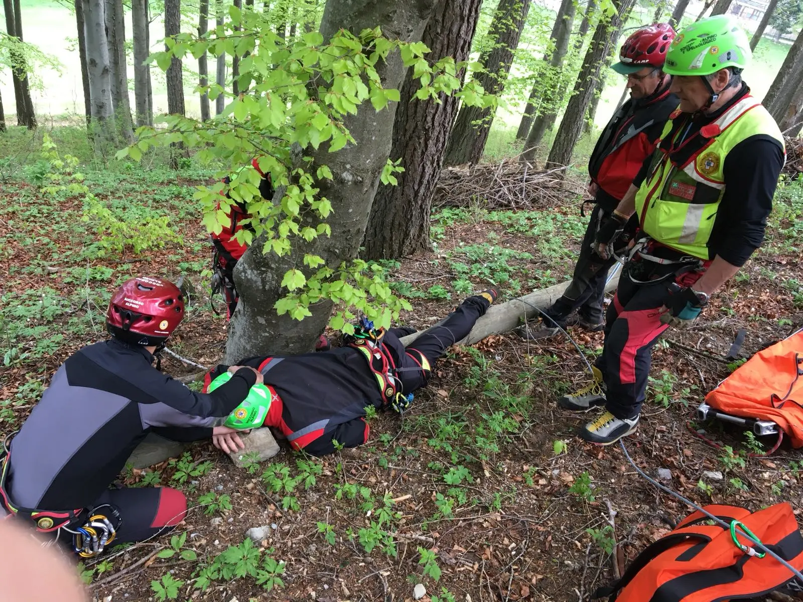 Lecco, i tecnici del Soccorso alpino a scuola di salvataggio