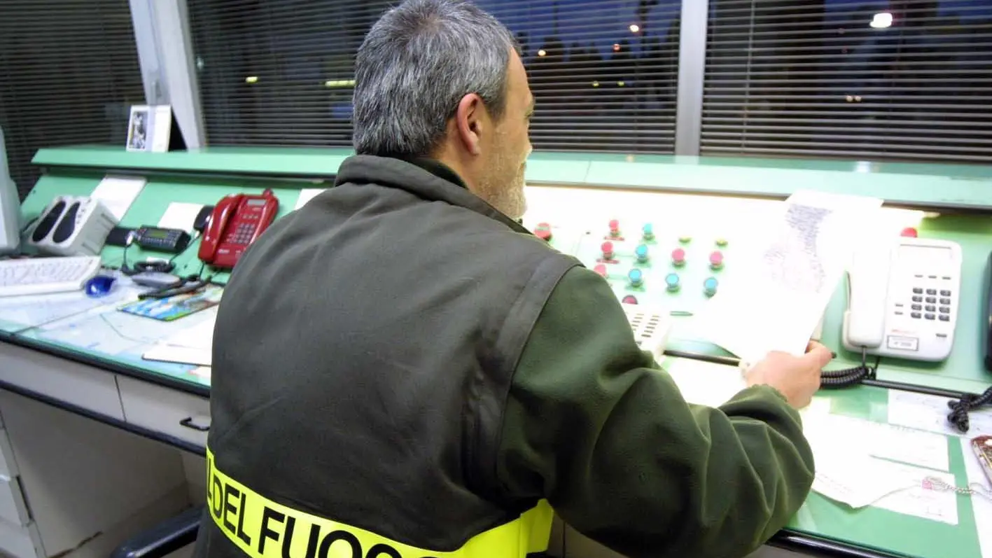 Frana all’imbocco della Valmalenco Sassi contro una casa Frana all’imbocco della Valmalenco Sassi contro una casa