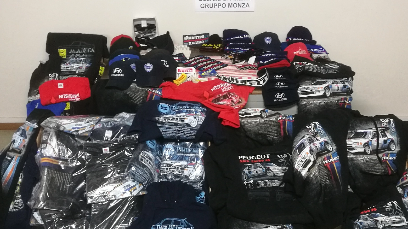 I prodotti sequestrati dalla finanza al Rally di Monza 